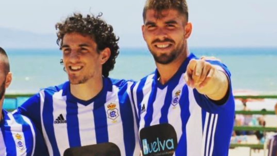 #FútbolPlaya / Los onubenses Fran Cassano y Francisco Javier Camacho disputarán con España la Copa Intercontinental bit.ly/3MJX5IN <a href="/Cassanobeas/">Fran Cassano</a> #Huelva