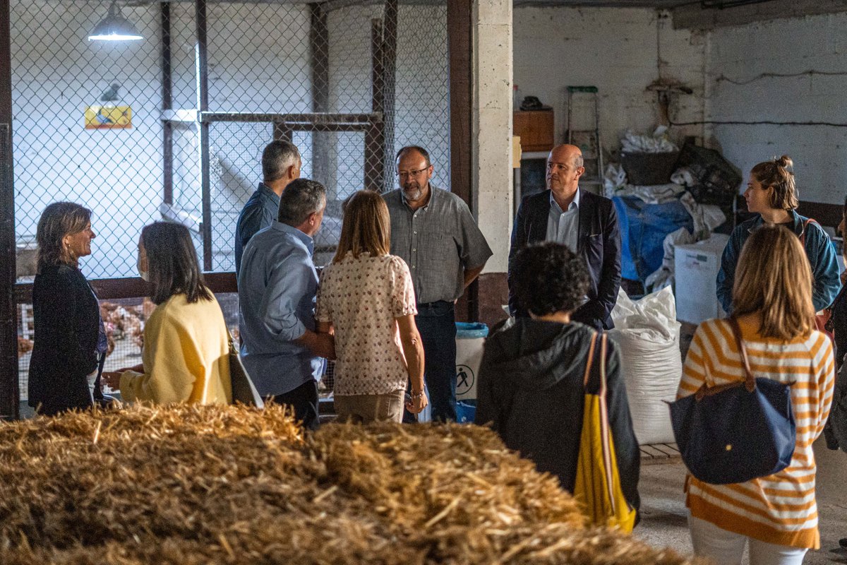 HAZI y Euskal Herriko Baserri Eskolak (EHBE) han presentado el convenio de colaboración suscrito para impulsar el conocimiento de la actividad agraria entre escolares y sensibilizarles sobre los beneficios que aporta el consumo de alimentos Km0

Info:bit.ly/3gpwTao