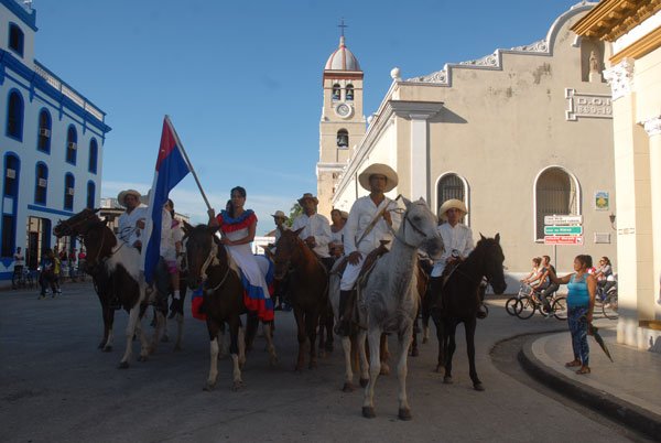 Hoy para #Cuba es el día de la Fiesta de la cultura cubana que sin dudas es «alma y escudo de la Nación» #CubaEsCultura