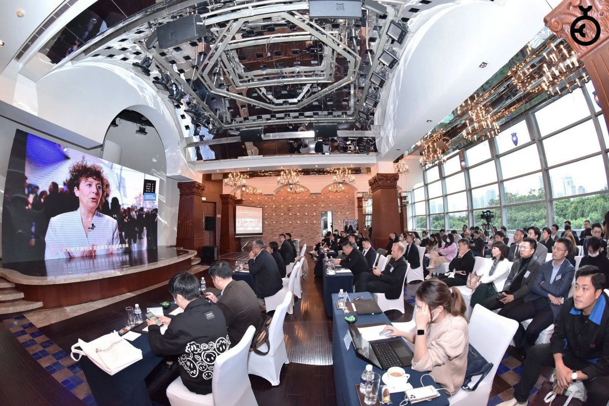 123Oneplus's tweet image. In the 2022 #ICONICAWARDS, #ONEPLUS has won 7 awards, the firm who won the most awards ! Due to customs problems, our designer team in HK couldn't attend the ceremony hold in Shanghai, but we did send our colleagues based in mainland to the event to collect the seven medals.