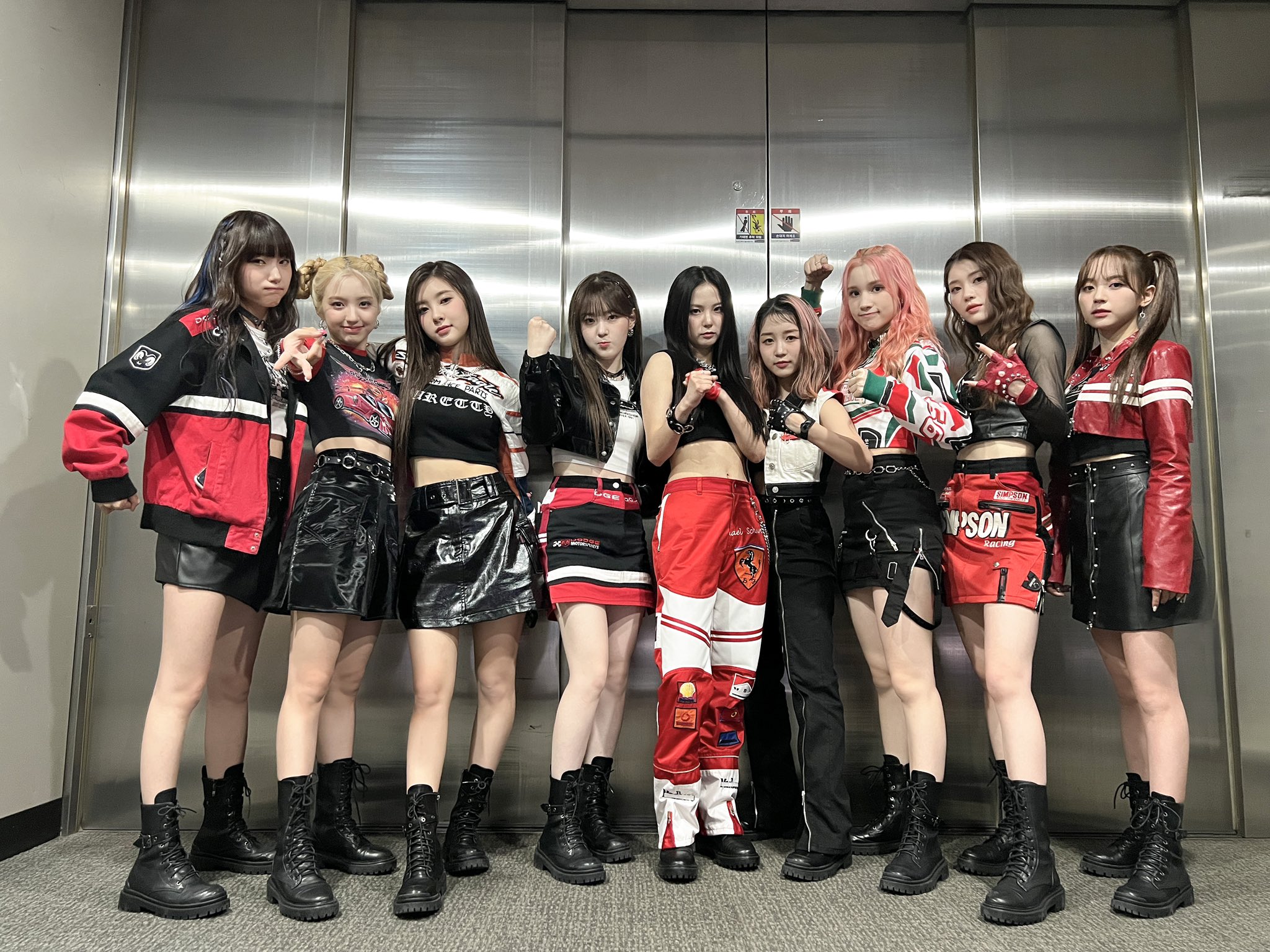 FfgdwqnaYAAF8Xo?format=jpg&name=large