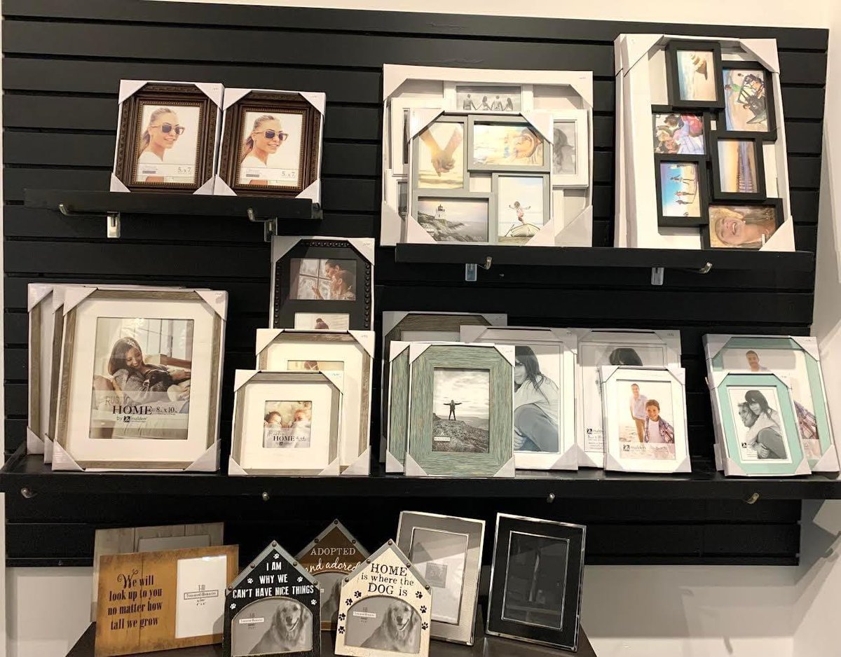KloepferG's tweet photo. 🍂 FALL SALE!

🤩 All photo frames are 40% off!

🎅 Get those summer photos framed now and plan ahead for Christmas gifts!

#GuelphFraming #Guelph #PictureFraming #SmallBusinessEveryDay 
#CustomFrames #FrameSale
https://t.co/Gloa5g6ZZT https://t.co/HSWgmaJsML