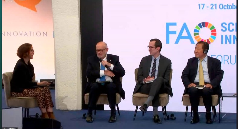 "We need to use all tools in the toolbox" "We must be inclusive" &amp; "Let's get cracking" -> energizing words from <a href="/FAOScienceChief/">FAO Chief Scientist</a> +panel on taking #Science &amp; #Innovation forward. Proud to be working on 1 of these key tools 4 enabling change: #behaviouralscience! <a href="/World_FoodForum/">World Food Forum</a>