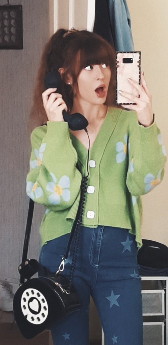 ella 🌙 (is SEEING TAYLOR 💗) tweet media