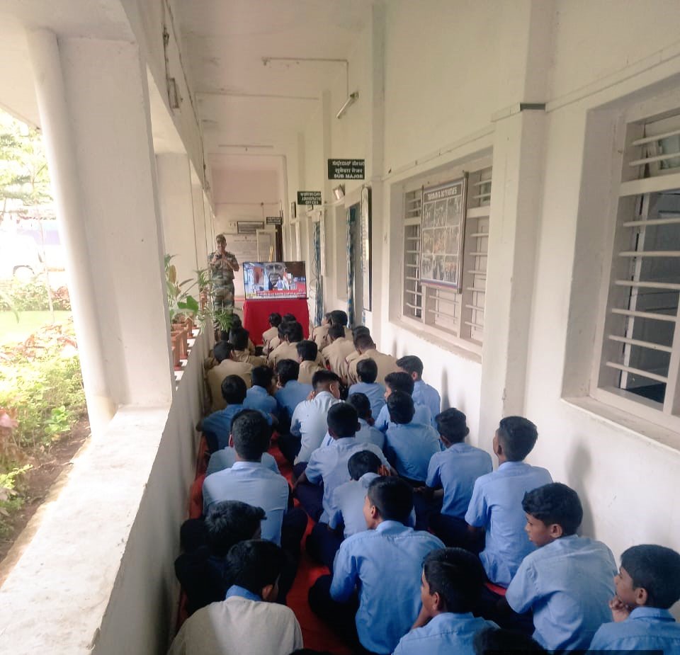 Dte_kargo's tweet photo. Cdts of various units of @Dte_kargo watch the inauguration of Mission Life by the Hon'ble PM Sh Narendra Modi on 20 Oct at #StatueOfUnity. Cdts also took the “Lifestyle for the Environment” pledge &amp; committed themselves to environment friendly habits @HQ_DG_NCC @drajaykumar_ias https://t.co/qap5ojj4Uw
