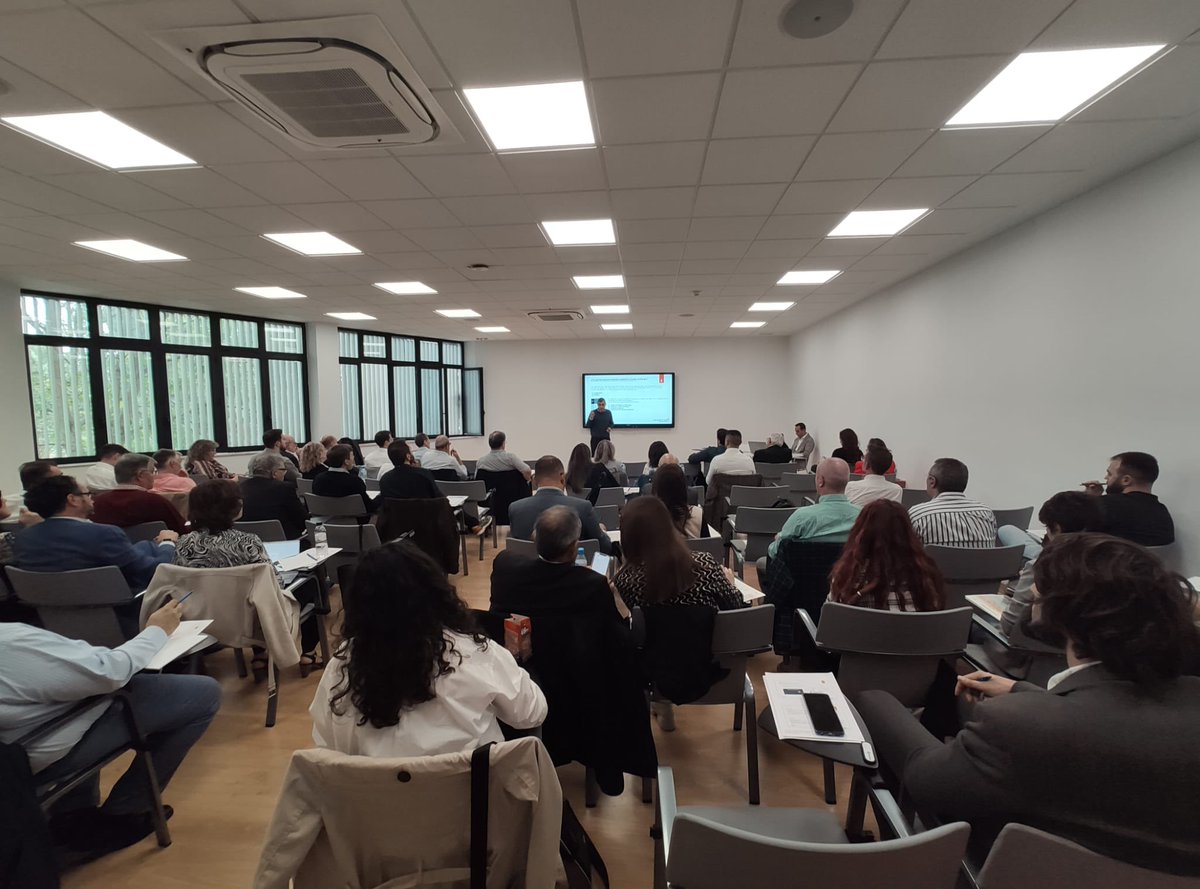 PalomaArenas_'s tweet photo. Jornada de trabajo con los miembros de #ClubEmpresasE2K , nuevos modelos de relación con el cliente, gerencia de riesgos, verificación de riegos, valoración de activos, prevención.

@AGERS_ @Cepreven @e2kglobal https://t.co/9r5VltwQkw
