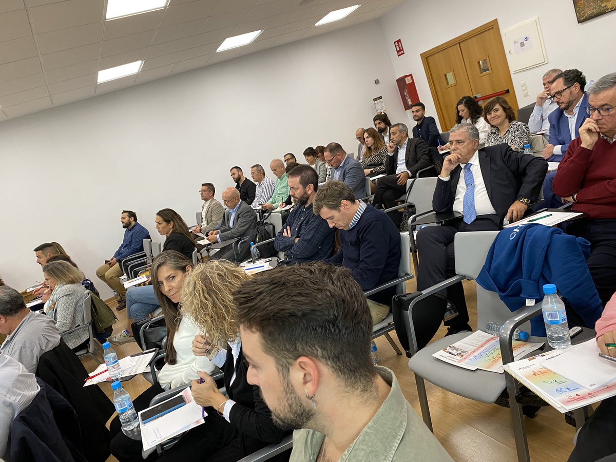 PalomaArenas_'s tweet photo. Jornada de trabajo con los miembros de #ClubEmpresasE2K , nuevos modelos de relación con el cliente, gerencia de riesgos, verificación de riegos, valoración de activos, prevención.

@AGERS_ @Cepreven @e2kglobal https://t.co/9r5VltwQkw