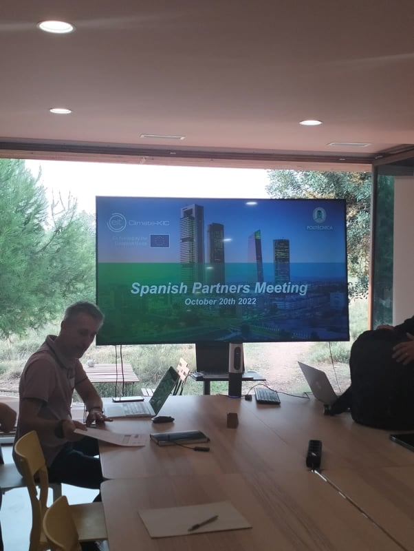 Col·lab tweet media