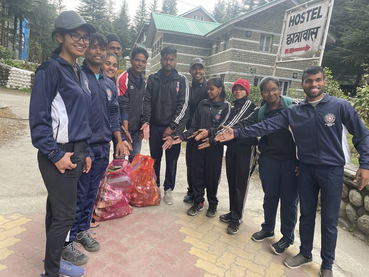 007Aryandubey's tweet photo. Today Nss Volunteers in National Adventure Camp 🏕 at Manali Participated in #SwachhBharat2022 Abhiyan 2.0 by collecting more 20 kg single use plastic
#DAY_7
#adventure_camp
#TEAM_CHHATTISGARH
@NSSRDBhopal @askabir_ @_NSSIndia @YASMinistry @ianuragthakur @PMOIndia @manojsinha812 https://t.co/2zlM0fYJMe