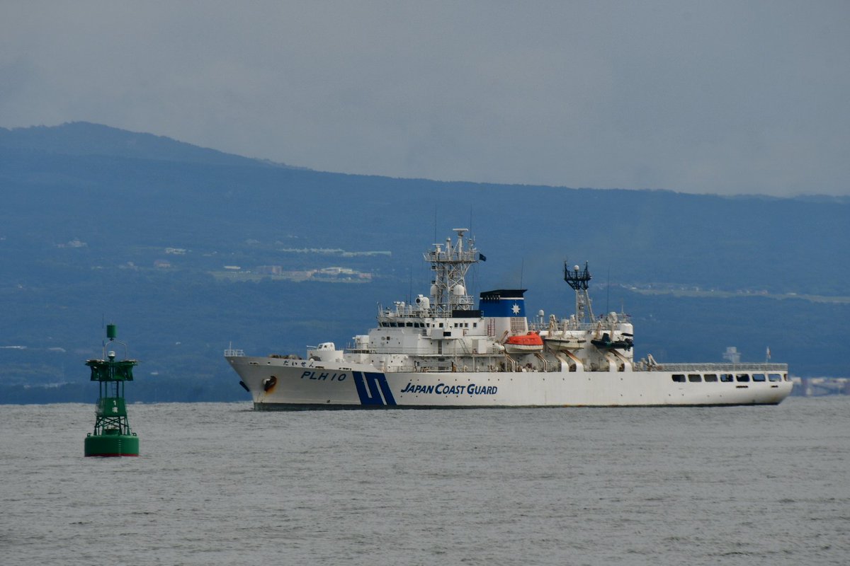 megoo5418's tweet photo. 再びやってきた巡視船だいせん🚢
背景は大山なのに天気が悪くて見えない(¯―¯٥)
#境港 #美保関 #美保湾 #八管区
#舞鶴海上保安部 #巡視船 #PLH10 https://t.co/XKmFSBZHhR