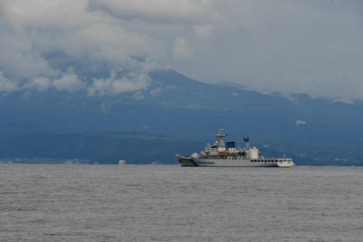 megoo5418's tweet photo. 再びやってきた巡視船だいせん🚢
背景は大山なのに天気が悪くて見えない(¯―¯٥)
#境港 #美保関 #美保湾 #八管区
#舞鶴海上保安部 #巡視船 #PLH10 https://t.co/XKmFSBZHhR