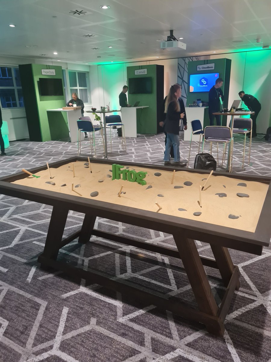 jfrog's tweet photo. At the #swampUP 2022 #CityTour in #London today? Participate in our Sandbox Challenge and find the most snails hidden in the sand, for your chance to win your very own Oculus VR Headset! #JFrogAdvancedSecurity Details: https://t.co/jO6qDMYSPD https://t.co/LXHk49Cjod