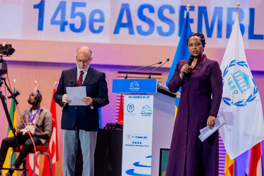 #MPs from around the world adopted the Kigali🇷🇼 Declaration: #Genderequality and gender-sensitive parliaments as drivers of change for a more resilient and peaceful world, at the end of #IPU145. Read the full update: ➡️ipu.org/145GE