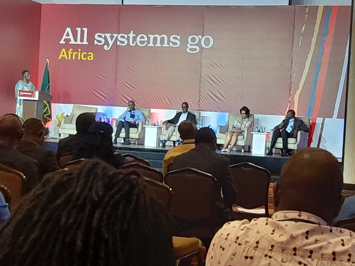 IRCWASHUg's tweet photo. Day2 #allsystemsgoafrica 
Plenary discussing innovation and proven models for scaling up professional water and sanitation service delivery thru utilities in Africa.
Panel: @Ghanawater_com  @CAREMadagascar  @RURA_RWANDA @AfDB_Group 
Moderator: @NabunnyaJane 🇺🇬 Director @IRCWASH https://t.co/zEprHRuxRS