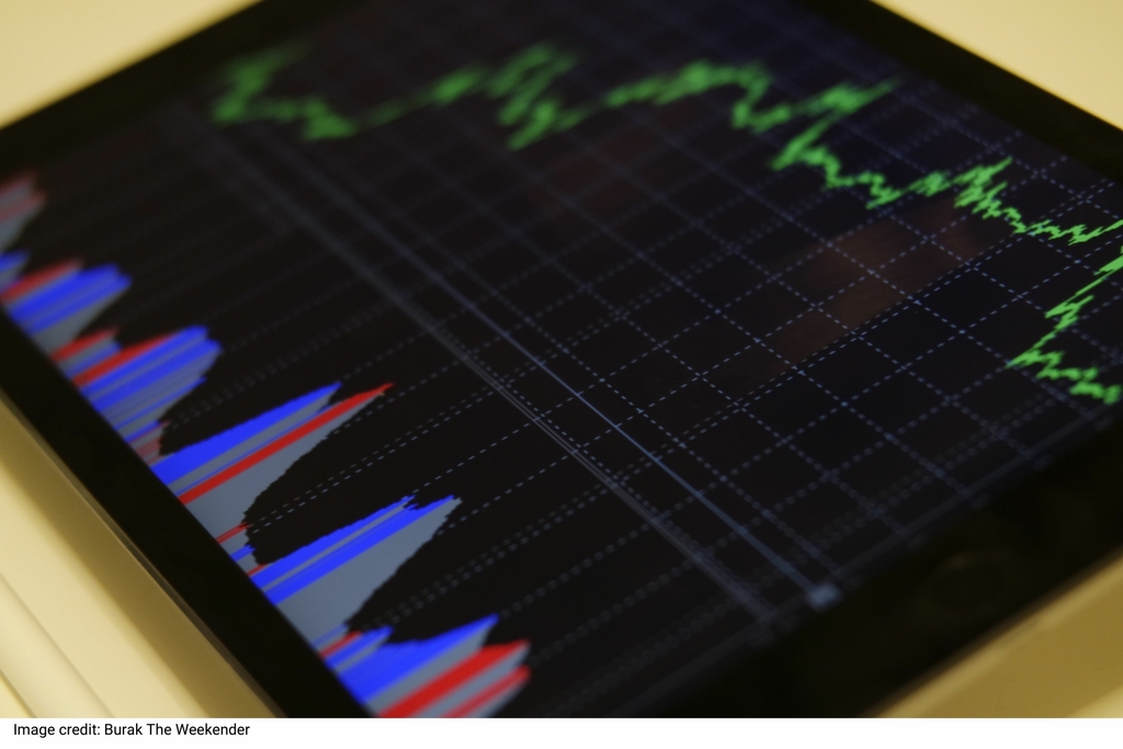 How to protect your retirement savings from market fluctuations #budgeting #investing #investingbasics #retirementplanning #safewithdrawalrate moneysavingtips.co/how-to-protect…