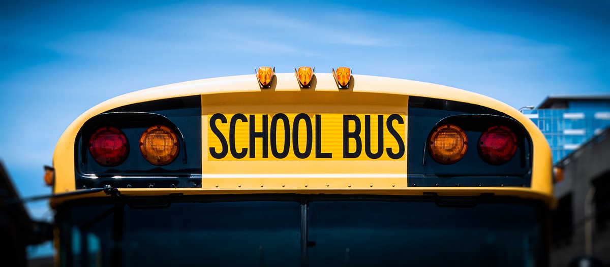 SWJCS1's tweet image. 3.🟡 Yellow lights 🟡 on a school bus indicate the bus is preparing to stop. 🛑 If you’re driving, slow down, stay alert, and watch out for children 🧒 🧒.