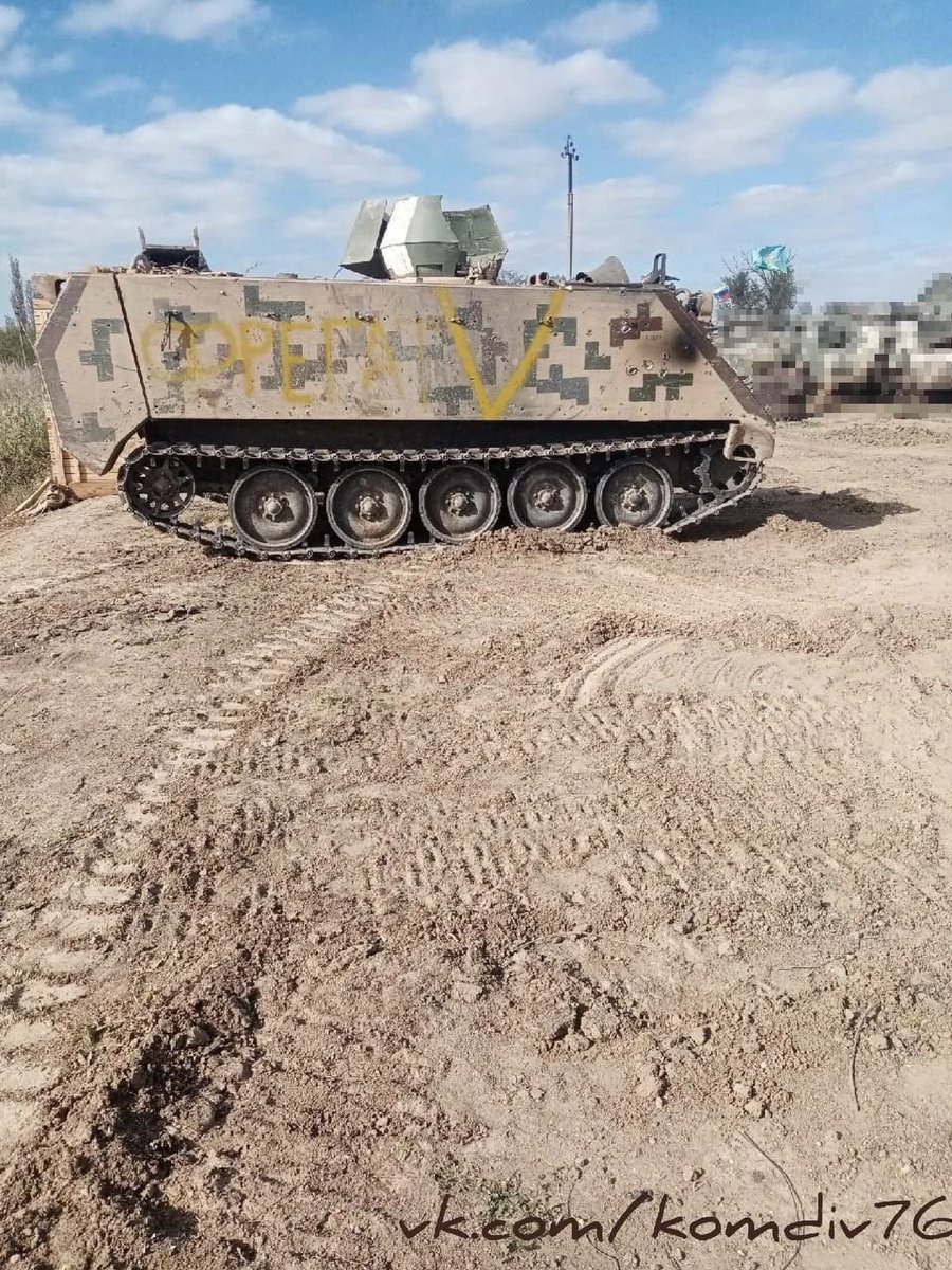 ForcesArmees_'s tweet photo. 🇺🇦🇺🇸💥• American armored personnel carrier M113A3, captured by our soldiers from the 76th Guards Air Assault Division in the Kherson region.

#UkraineRussianWar #UkraineRussiaWar #UkraineRussia #Ukraine #Russian #USA https://t.co/ktvSVSoeQg