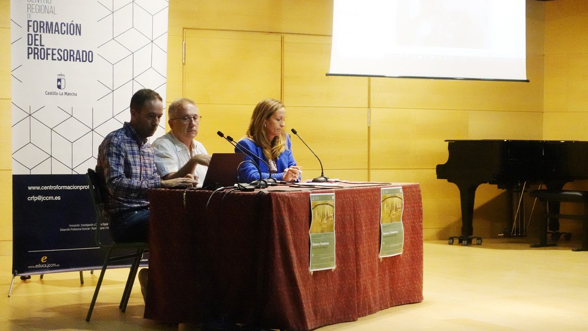 CRFPCLM's tweet photo. Hoy se desarrollan en #AlcázardeSanJuan las jornadas iniciales del Proyecto de Innovación Educativa #ObservayTransformaCLM "Sumando Aprendizajes", en la que se exponen experiencias educativas de toda #CLM. Muchas gracias por vuestra participación.
@RosanaCLM
@educajccm https://t.co/vReJ2sVLgG