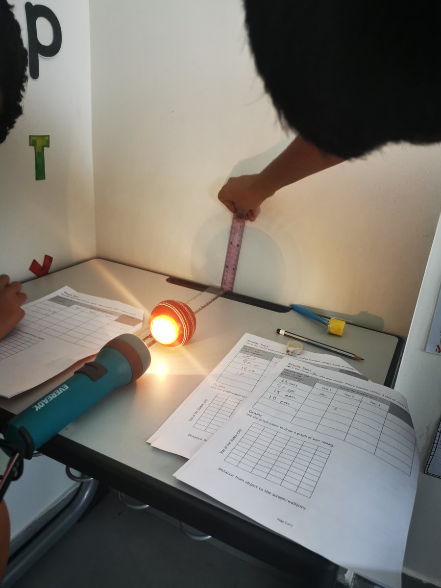 AIADubai's tweet image. In our current science unit, Grade 5 students inquired about the topic ‘Light’. 

#AIADubai #AIACommunity #PYPScience #ibschool #ibeducation #dubaischools #dubaieducation