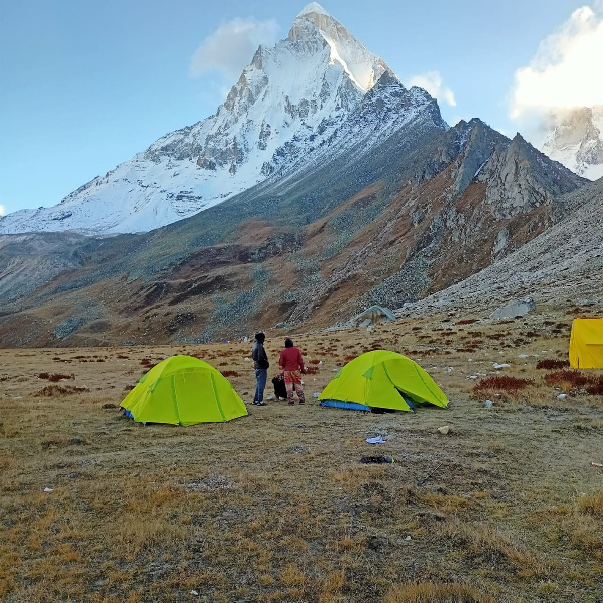 mountthrill's tweet photo. Tapovan is an ideal location for travelers looking for peace and adventure. Tapovan is located at an altitude of 4,463 m / 14,640 ft above sea level.
The Shivling peak. It is full of bubbling streams,
#tapovantrek #gomukhtapovantrek #TripArranger #camping #adventure
#trekking https://t.co/mOnIYsVvVc
