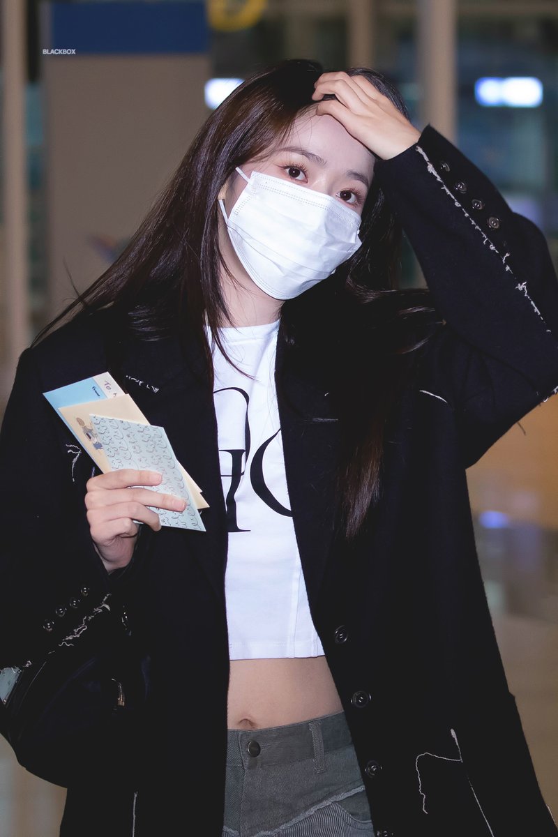 gf_blackbox's tweet photo. 221020🛫 #VIVIZ #신비 https://t.co/PBg9tXdlGh