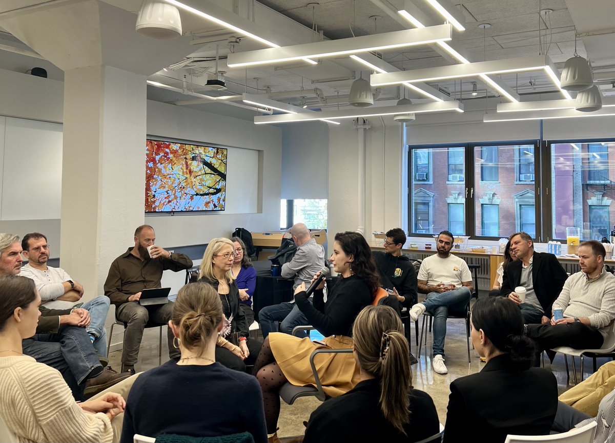 TwoSigmaVC's tweet photo. Mornings spent sharing ideas with forward-thinking tech founders are what we live for. Thank you to @LaurelTouby and @SupernodeVC for collaborating with us on hosting a Cereal Entrepreneurs breakfast at our NY HQ–we can’t wait for the next one. https://t.co/oZxEi1gvlE