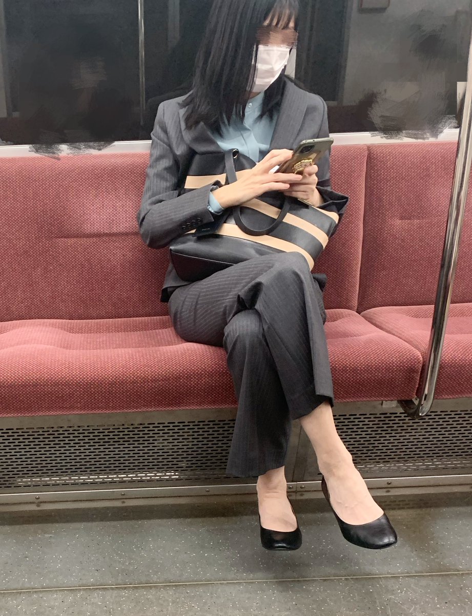 SWSJyyds's tweet photo. #高跟 #高跟鞋 #丝袜 #肉丝 #少妇 #船袜 #反差 #恋足 #OL #黑丝袜小骚货 #肉丝袜 #丝袜臭脚 #船袜臭脚
无船袜裸足 https://t.co/tvMGoIeYHw