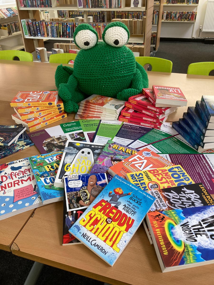 ChallneyBoys's tweet photo. Fernando, our fantastically named book buddy, welcomes the free school library pack and we cannot wait to get stuck into them. THANKYOU @Booktrust @ArtsCouncilEngland - half term reading - sorted!
#SchoolLibraryPack #LoveBooks #LoveReading #SchoolLibrary https://t.co/UpH4MKTd7n