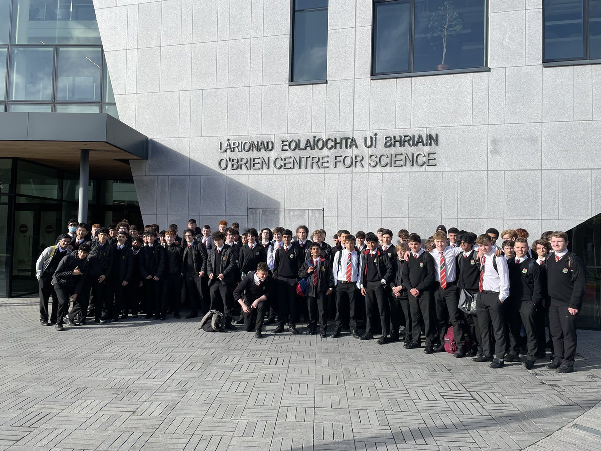 OatlandsColl's tweet image. 5th &amp;amp; 6th year students attended a maths lecture and museum of maths in UCD this morning. #mathsweek2022 @mathsweek