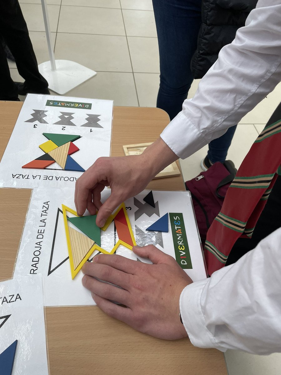 OatlandsColl's tweet image. 5th &amp;amp; 6th year students attended a maths lecture and museum of maths in UCD this morning. #mathsweek2022 @mathsweek