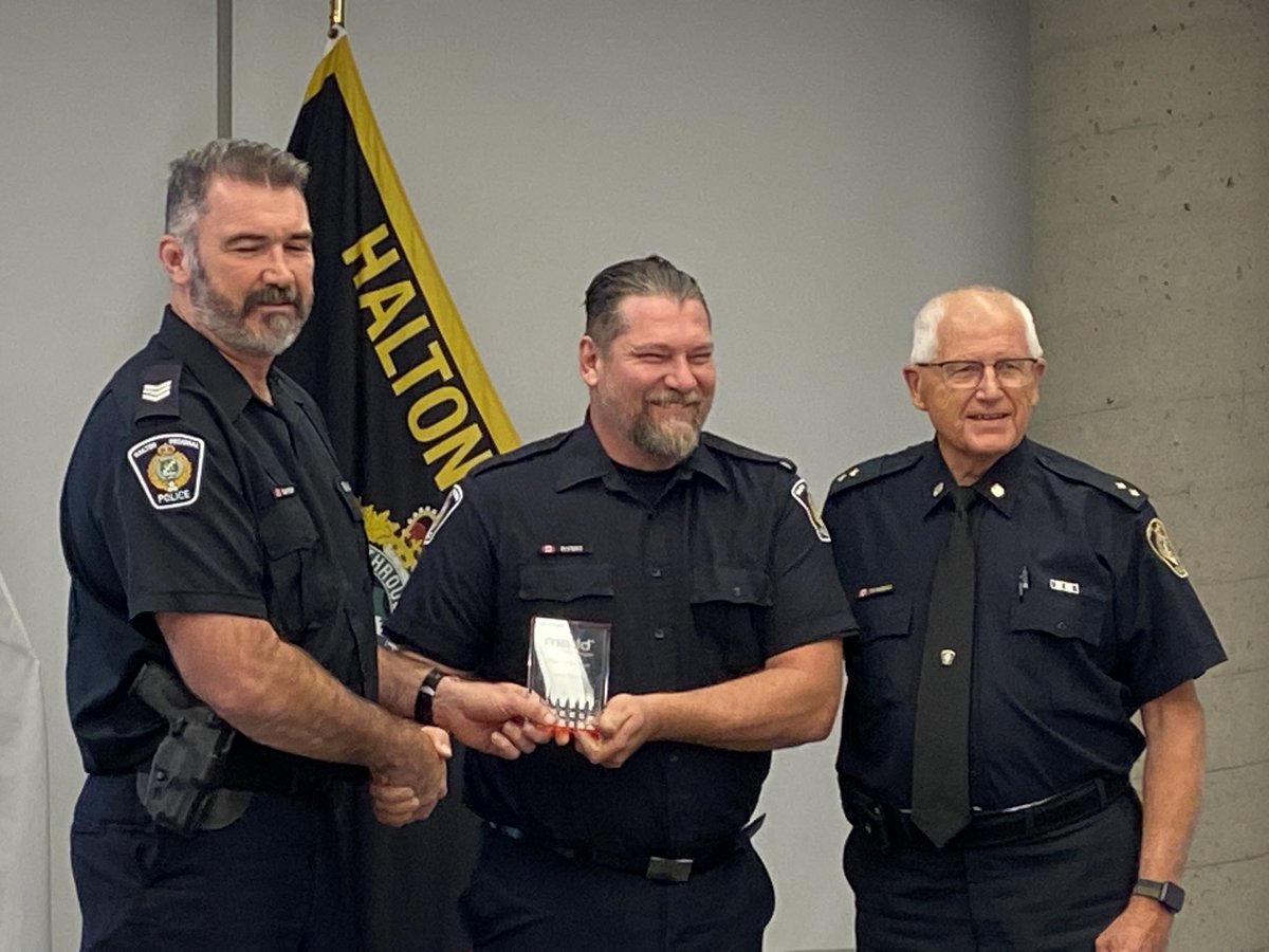 shesrideordie's tweet photo. My husband was named officer of the year again by ⁦@maddcanada⁩ for having the highest number of impaired driving charges. Really proud of the phenomenal work he does. #NotOneMore #MaddCanada  #DontDrinkAndDrive #HaltonRegion https://t.co/58d1Anc2e8
