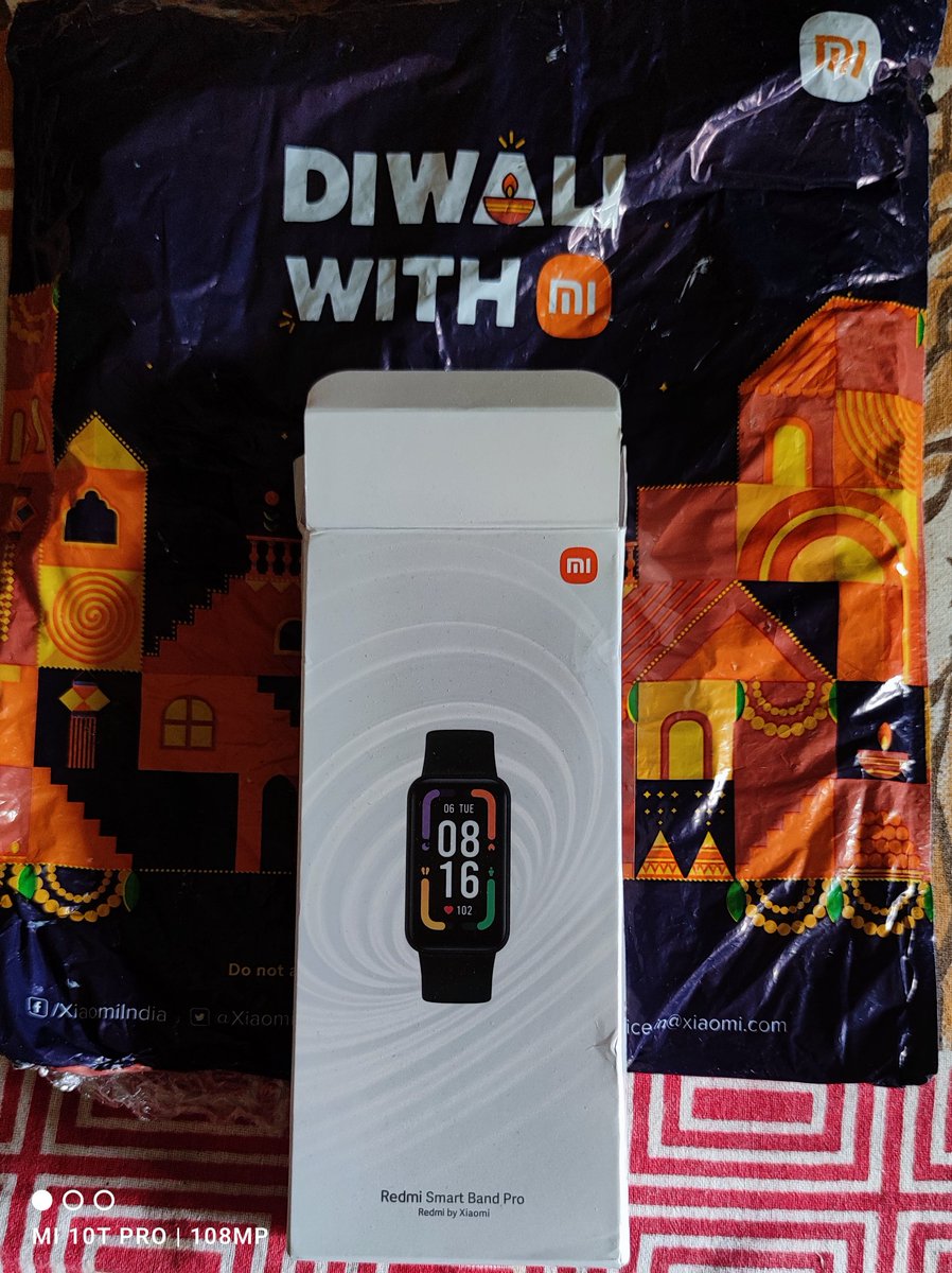 Finally received today #RedmiSmartBandPro 😍
It's a great Band, especially having the AMOLED display💚

Large display size it's looks like a smart watch.😊

An absolute built to bring out the fitness enthusiast in you, and keep you #AlwaysOnFitness🏃 
Great price🤩

#DiwaliWithMi