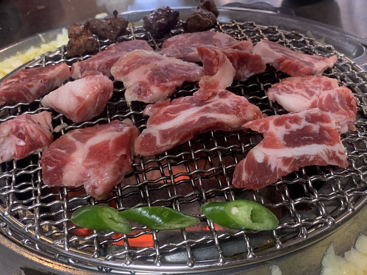 Violet32276025's tweet photo. 下班后,谁不想来一口美滋滋的烤肉呢
#foodie #koreabbq https://t.co/n4Qd7uHxsF