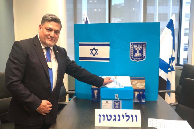 At 11:00PM yesterday, our diplomats and staff at @IsraelinNZ cast the first votes for the upcoming 2022 Israel elections. Today, our missions abroad will join their friends in Wellington and vote for the next Israeli Knesset. National elections will take place on Nov 1st.