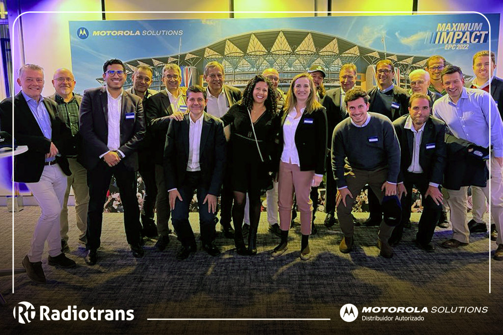 GrupoRadiotrans's tweet photo. La semana pasada fuimos invitados a participar del Executive Partner Conference 2022 de @MotoSolutions en Windsor, UK. Donde compartimos junto a nuestros socios de canales, estrategias, planes a futuro y pasamos buenos momentos.
#EPC2022 #MotorolaSolutions #Radiotrans #SomosRT https://t.co/CxuwYE5hBU