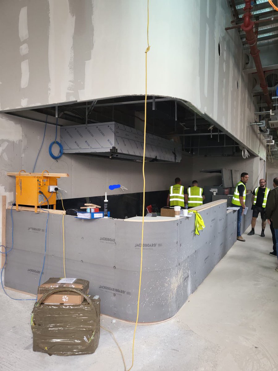 df20design's tweet photo. Some before and after snaps 📸           Need to get in touch? You can grab us easily at 01372 860 882!          #commercialkitchen https://t.co/8jTNsyvLLU