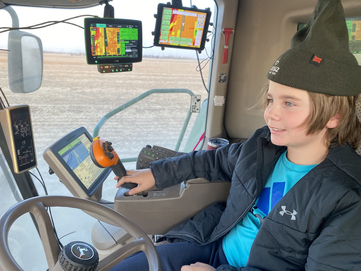 It’s “bean” a great soybean year - one of the best for us here in MB. For the Last field, my youngest son came out to train on the combine. We are very thankful for this crop of #harvest22. And Very thankful for our great staff &amp; family support. ⁦⁦<a href="/AgassizSeedFarm/">Agassiz Seed Farm</a>⁩