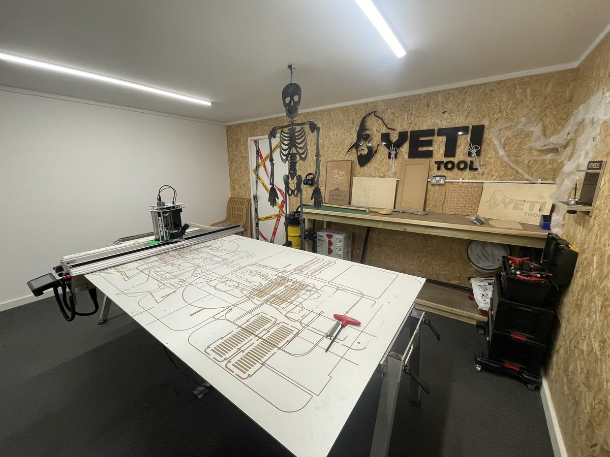 jsheppardandson's tweet photo. A great visit to @yetitool this morning, thanks for the factory tour. An amazing machine, we can’t wait to experiment with one.
#newmachineincoming #cnc #smartbench https://t.co/QUbAIMln8y