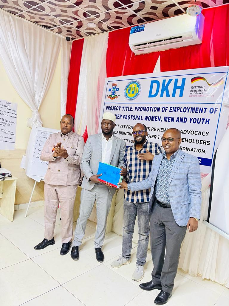 CPD_Africa's tweet photo. Following a successful development and review by stakeholders, we have today handed over approved #TVET curriculum for 4 key areas of study in #Galmudug State to the line ministries @MoECHEGalmudug &amp; @GalmudugMolsa. Much appreciation to @diakoniekh for the funding &amp; guidance. https://t.co/VWrfa7p4Qq