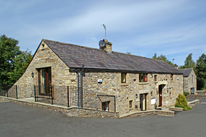 aroundaboutbrit's tweet photo. Riverside Holiday Cottages boast 2 delightful holiday homes within walking distance of the market town High Bentham. Both properties can be hired together for a family gathering.
https://t.co/gHWXSiLQDi 
#Holiday #Cottages #Family #Reunion #HighBentham #Lancaster #Lancashire https://t.co/vhCq36ubJD
