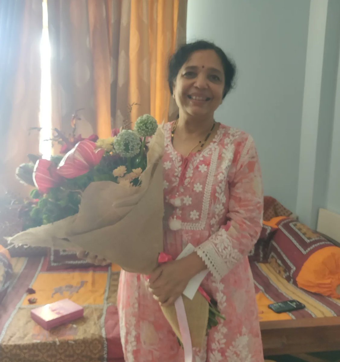 StudiosApplebox's tweet photo. Warmly welcome the cast & crew of Swathi Muthina Male Haniye- Happy Onboarding!
#SMHH
#SMMH @SiriRavikumar #BalajiManohar @suryavasishta #RekhaKudligi #SharadhaGS #Prakash #SnehaSharma https://t.co/cEeLglz3tT