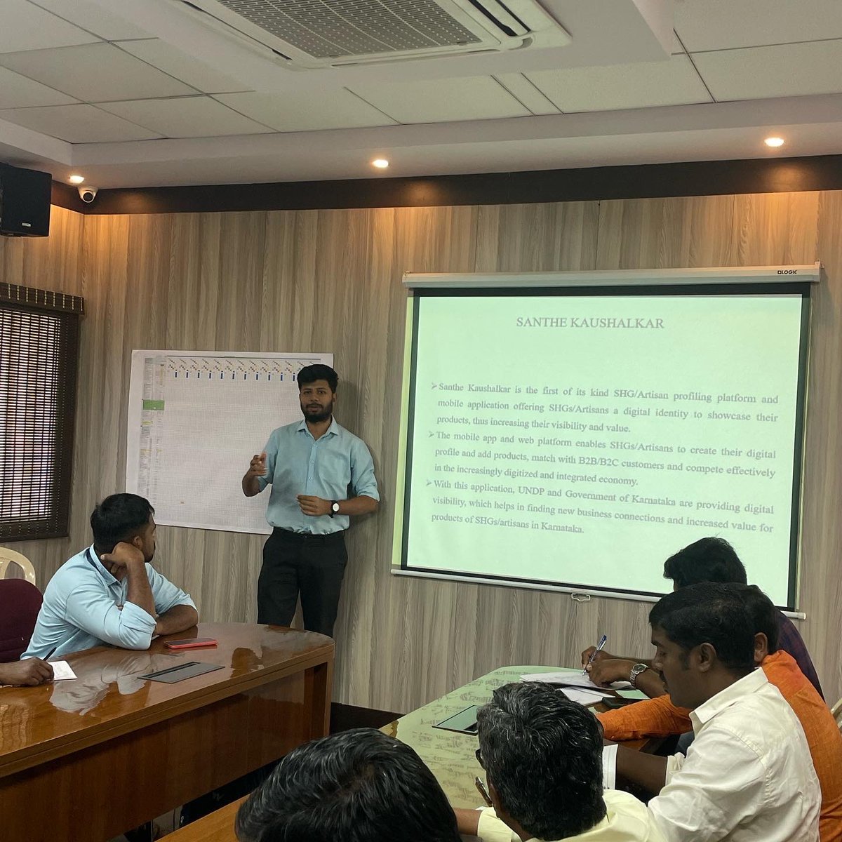 KamtechLtd's tweet photo. Sanjeevini KSRLPS has conducted a training on Santhe Kaushlkar Online Platform.
#ecommercebusiness #UNDP https://t.co/F0fJU9iF2e