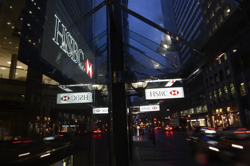 James Bradshaw (@jembradshaw) on Twitter photo A sale of HSBC Canada could be the most expensive domestic bank deal in decades. Its major Canadian rivals are all taking a look, and the auction is in motion, but the path to a deal is unusually tricky.
ā¦<a href="/timkiladze/">Tim Kiladze</a>ā© ā¦<a href="/willis_andrew/">Andrew Willis</a>ā© + me: theglobeandmail.com/business/artic⦠A sale of HSBC Canada could be the most expensive domestic bank deal in decades. Its major Canadian rivals are all taking a look, and the auction is in motion, but the path to a deal is unusually tricky.
ā¦<a href="/timkiladze/">Tim Kiladze</a>ā© ā¦<a href="/willis_andrew/">Andrew Willis</a>ā© + me: theglobeandmail.com/business/articā¦