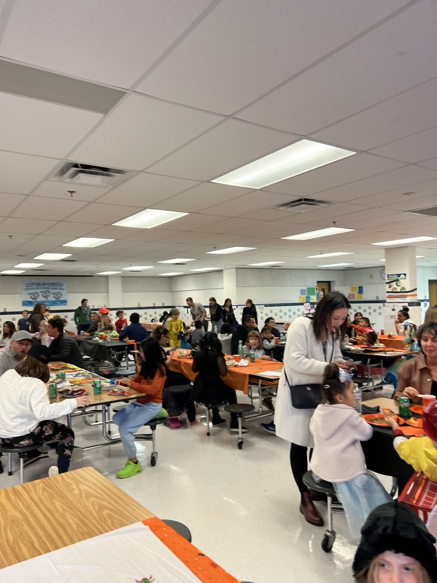 SHES_Dolphins's tweet photo. Our PTA sponsored Octoberfest/Bingoween night was amazing! We loved having our staff, students and families spend time together!! #Bingoween #FCPSR2 https://t.co/IiM7iwccSZ
