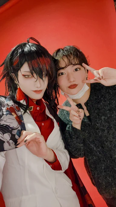 まきこさんにお誘いいただき、スタジオ利用させていただきました〜!でっっっかいカラペで撮影快適こるちにあくまとロレやってもらったよ!! 