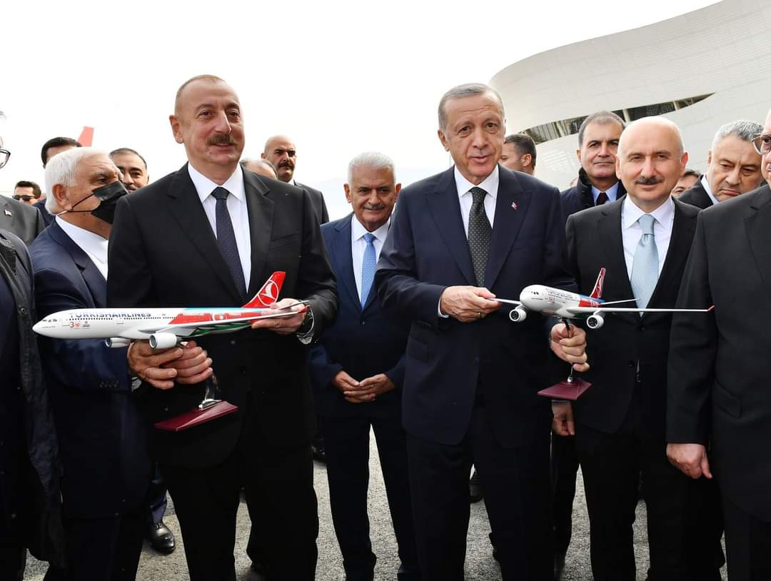 GTohfesi's tweet photo. Zəfər və qayıdış yolumuz mübarək!
#birmilletikidövlet🇦🇿🇹🇷
#Azerbaijan 
#Türkiye https://t.co/282F3HykO2