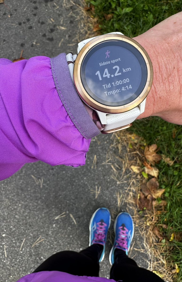 frusvejgaard's tweet photo. 1 times tempotur + ny PR på 5 KM 🏃‍♀️

🍁🔆🍂🍁🔆🍂🍁🔆🍂🍁🔆🍂

#TWrunDK https://t.co/ALRv3jXfrL