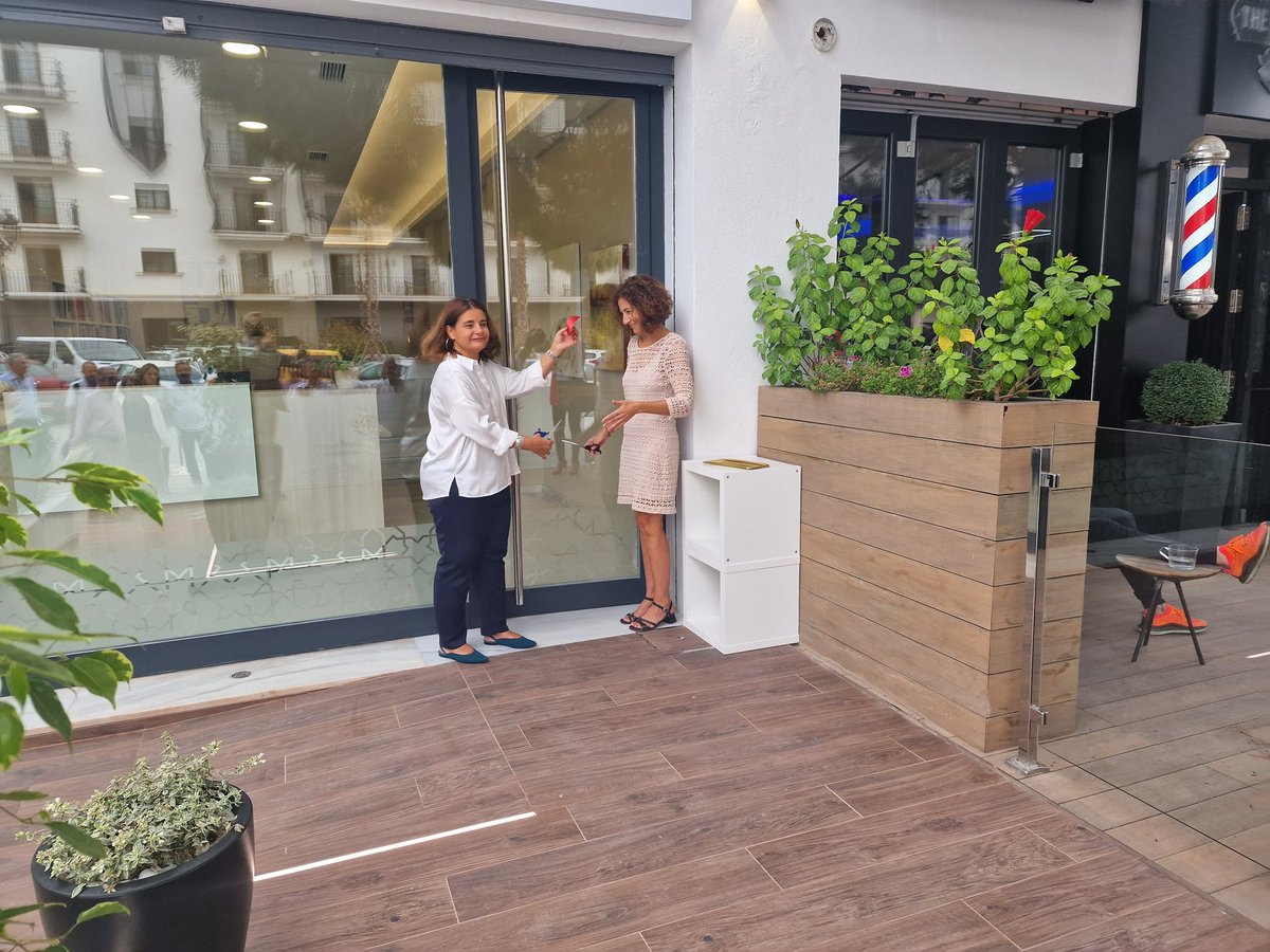 aparejadoresma's tweet photo. La Presidenta del Colegio, Leonor Muñoz, y la Directora General de Obras del @Ayto_Marbella, Amparo Corral, cortan la cinta en el Acto de Reinauguración la Oficina Admva. de la Costa del Sol en Marbella, que desde hoy queda nuevamente abierta al publico tras su remodelación. https://t.co/ApE8nel9Os