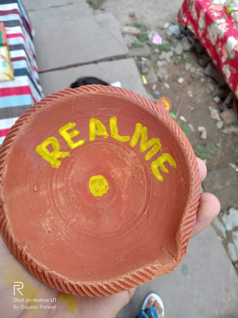 Chandra56039776's tweet photo. @realmeIndia My #realMeDiwali   Creating something New with Friend. Spread Happiness.
#realmeFan @realmeIndia https://t.co/gxxaKltqRt
