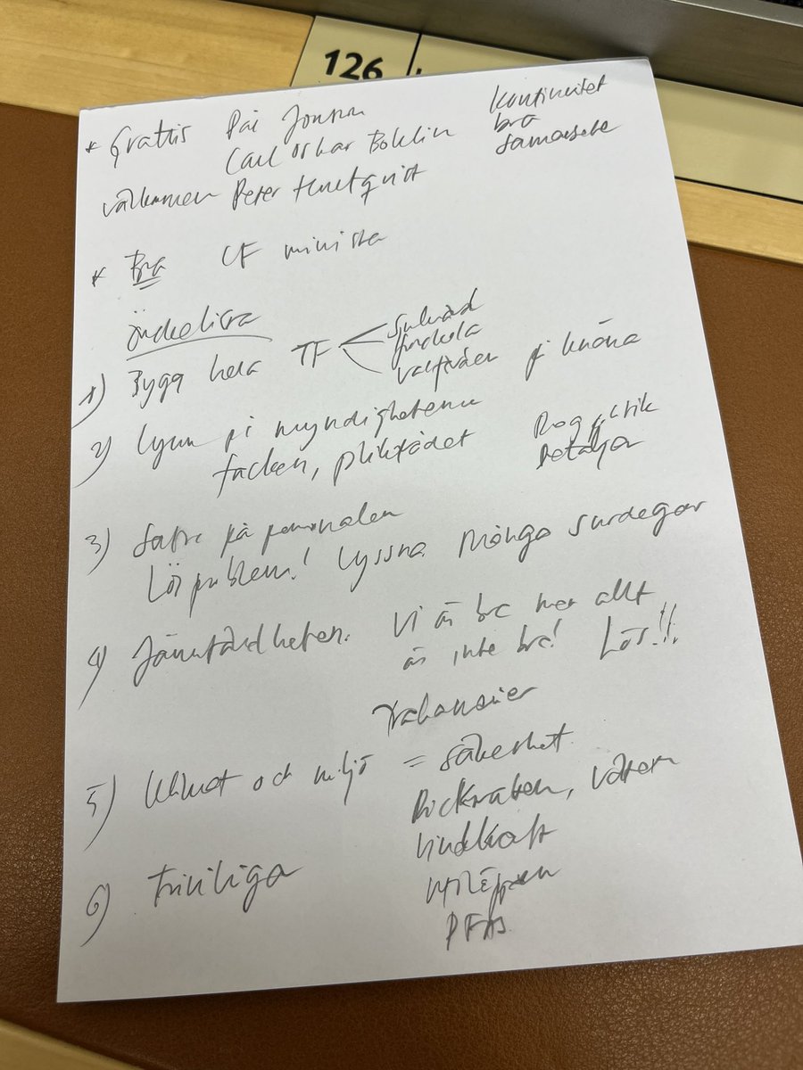 Här är min önskelista till de nya ministrarna för totalförsvaret, presenterad nu i den allmänpolitiska debatten: 1) Bygg hela totalförsvaret, framförallt sjukvården 2) lyssna på myndigheterna, facken och Pliktrådet 3) Satsa på personalen, lös surdegarna som finns ->
